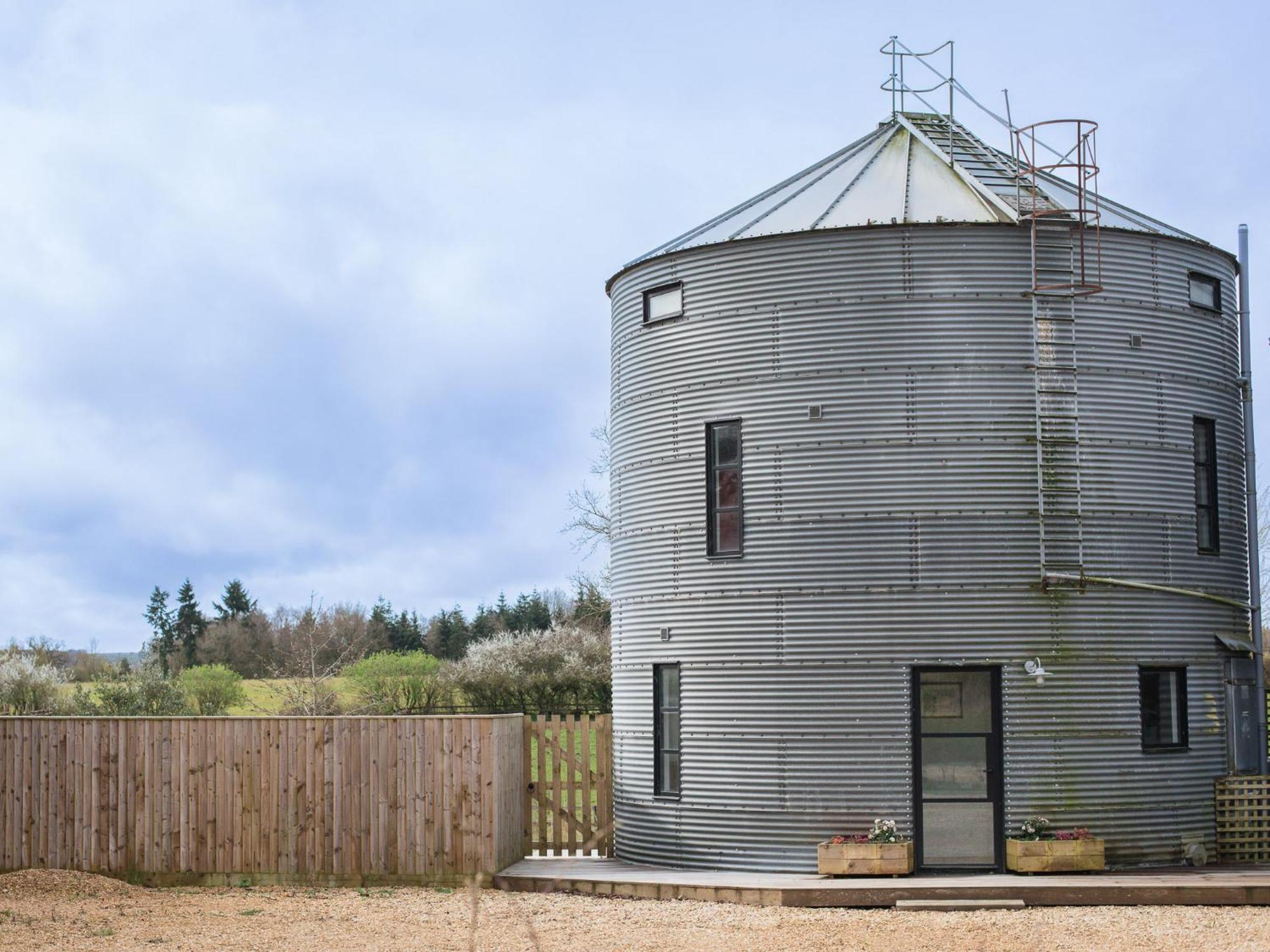 The Silo Villa Chipping Norton Exterior photo